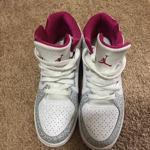 Girls size 4y Jordan’s*sold*